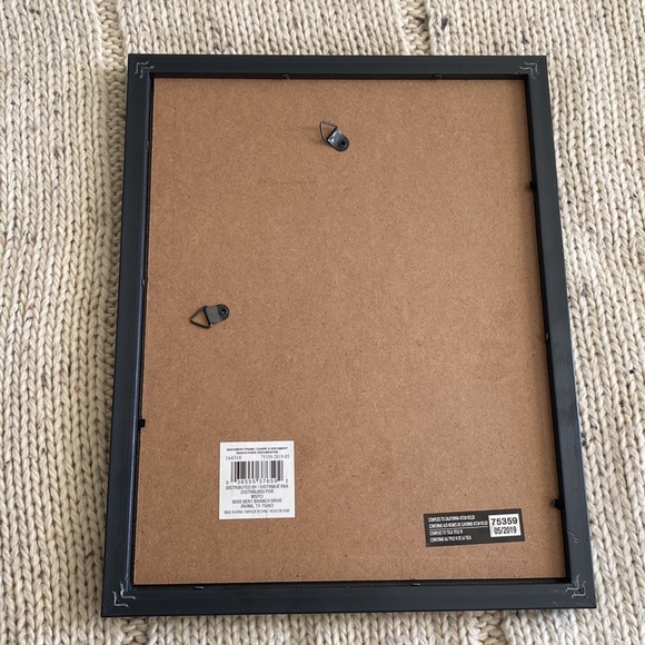 8.5 in x 11 in Picture Frame - Picture 3 of 4